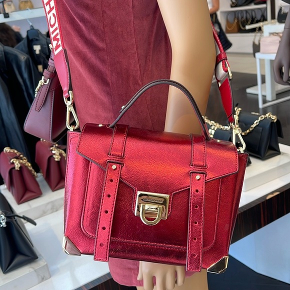 MICHAEL KORS
Manhattan Medium TH SCHOOL Crackled Metallic Leather SATCHEL NWT - Picture 7 of 16